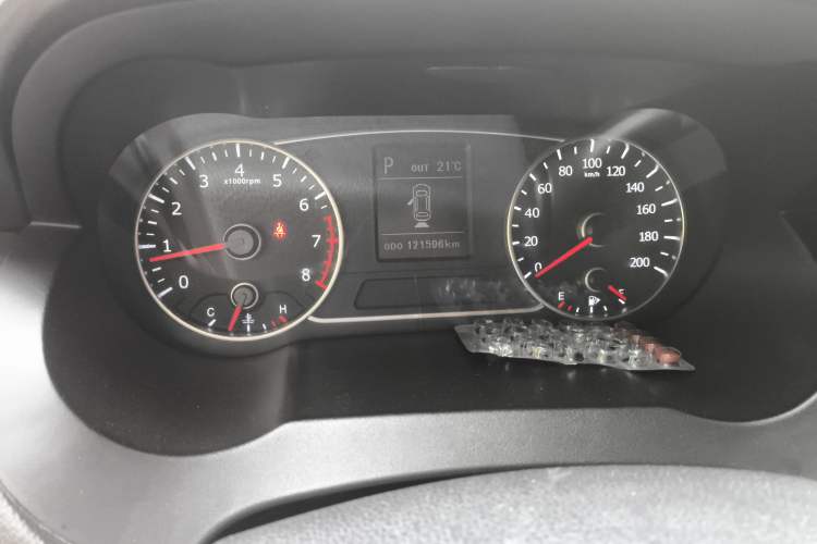 Used Land X7 2015 2.0T Panoramic Luxury Edition Odometer Close Up