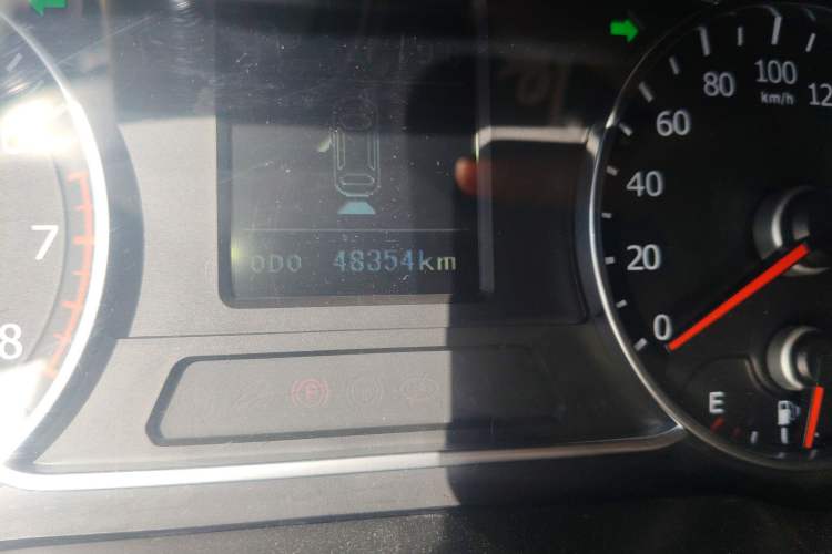 Used Land X7 2015 2.0T Panoramic Flagship Edition Odometer Close Up