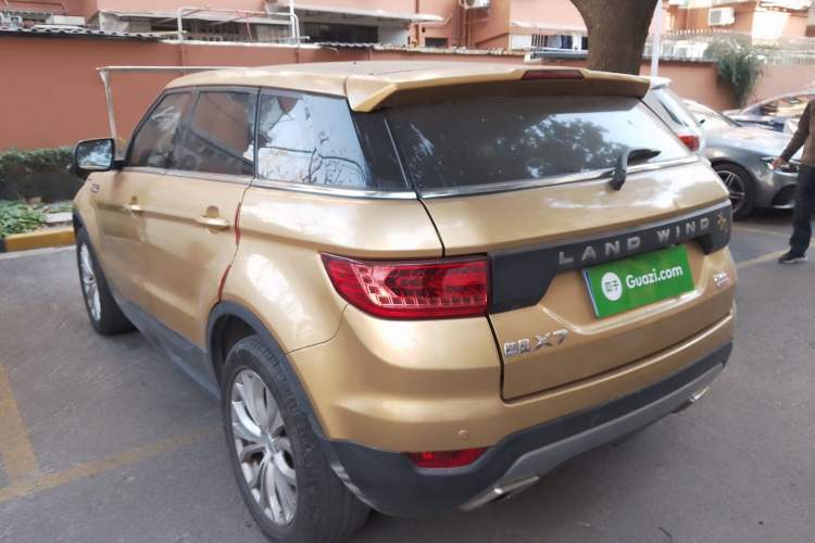 Used Land X7 2015 2.0T Panoramic Prestige Edition Rear Left 45 Deg