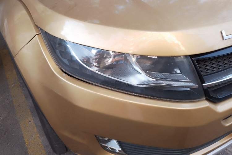 Used Land X7 2015 2.0T Panoramic Prestige Edition Right Front Headlight