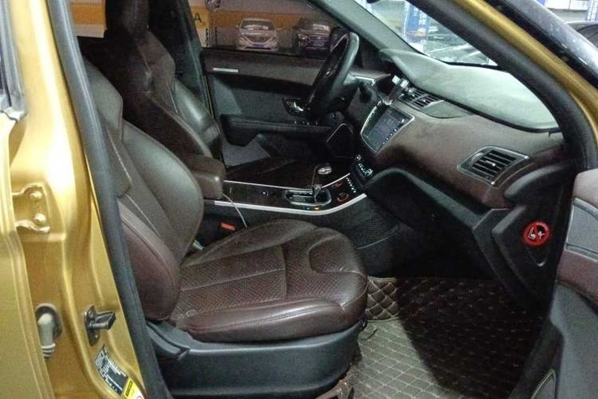 Used Land X7 2015 2.0T Panoramic Prestige Edition Right Front Seat