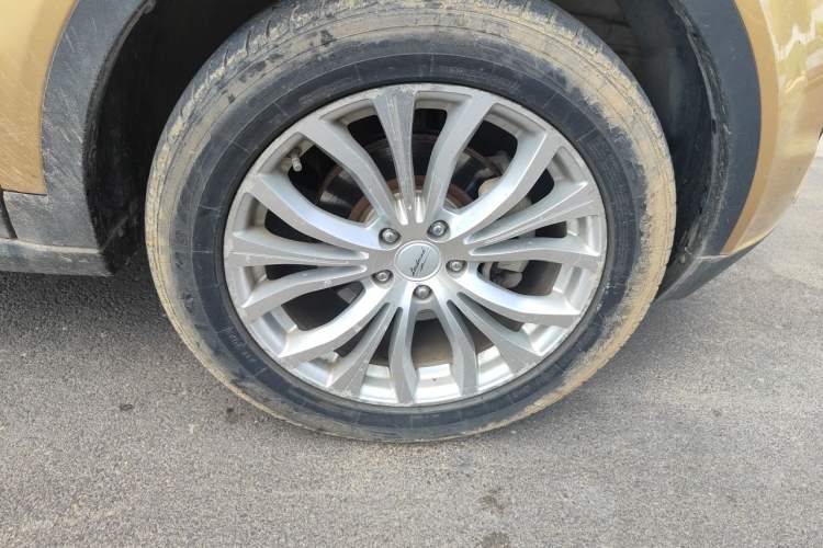 Used Land X7 2015 2.0T Panoramic Prestige Edition Right Front Wheel Hub