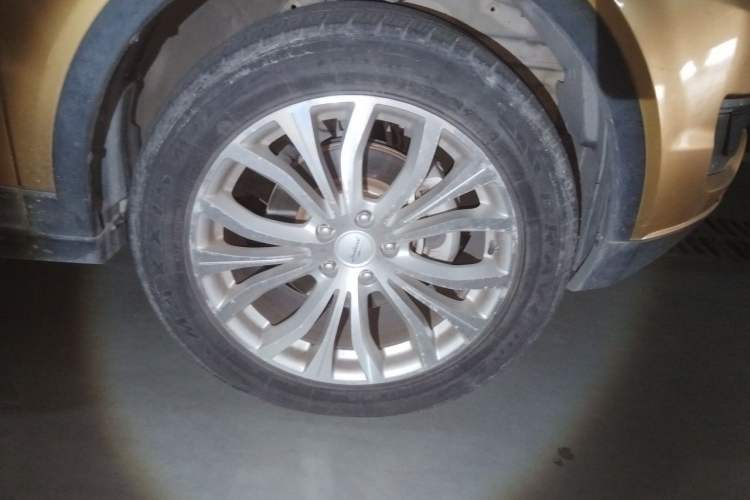 Used Land X7 2015 2.0T Panoramic Prestige Edition Right Front Wheel Hub