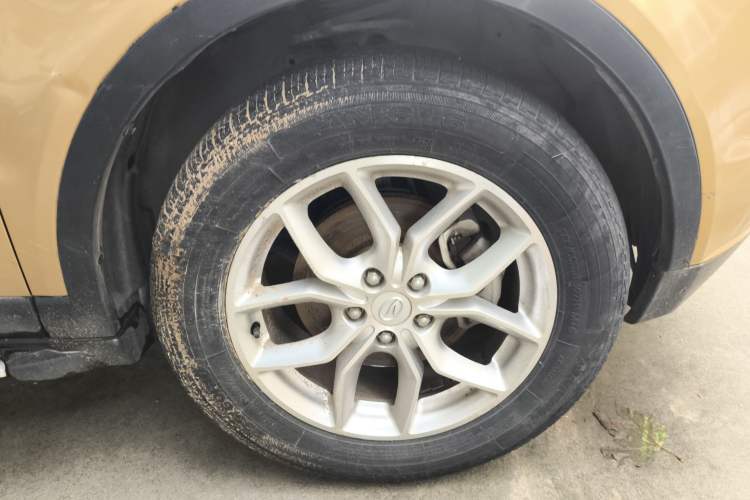 Used Land X7 2015 2.0T Panoramic Luxury Edition Right Front Wheel Hub