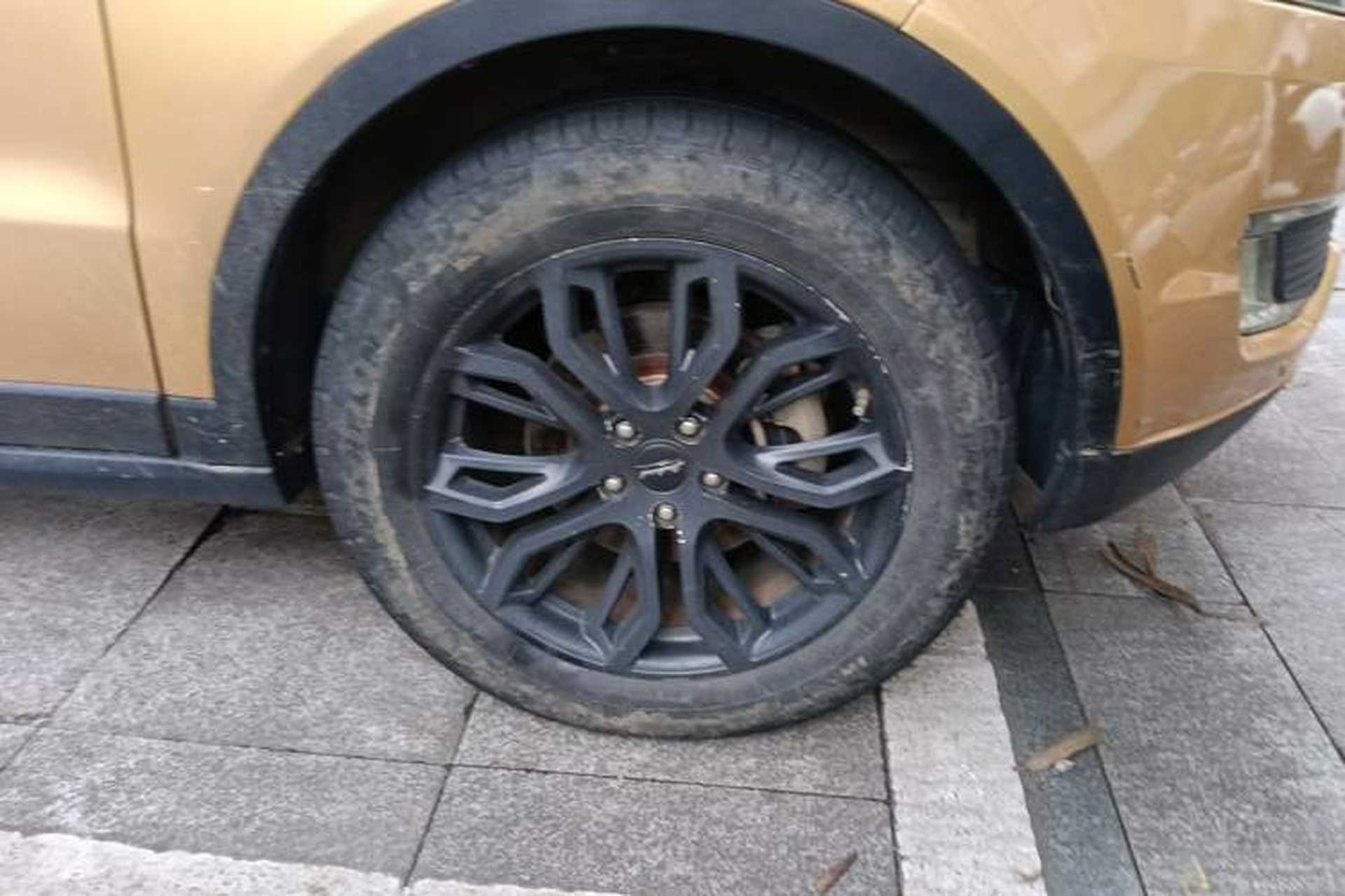 Used Land X7 2015 2.0T Panoramic Prestige Edition Right Front Wheel Hub