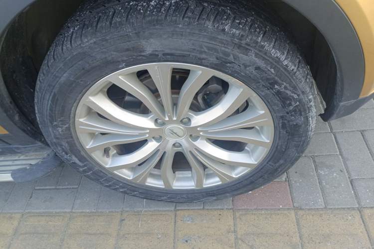Used Land X7 2015 2.0T Panoramic Prestige Edition Right Front Wheel Hub