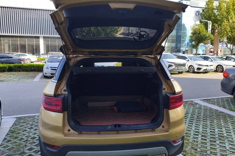Used Land X7 2015 2.0T Panoramic Flagship Edition Trunk