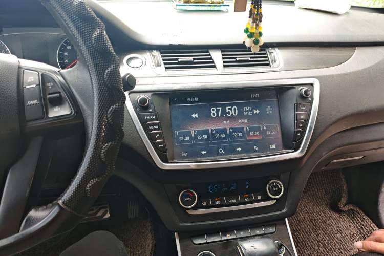 Used Land X7 2016 2.0T Panoramic Prestige Edition Audio And AC Panel
