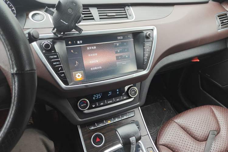 Used Land X7 2016 2.0T Panoramic Prestige Edition Audio And AC Panel