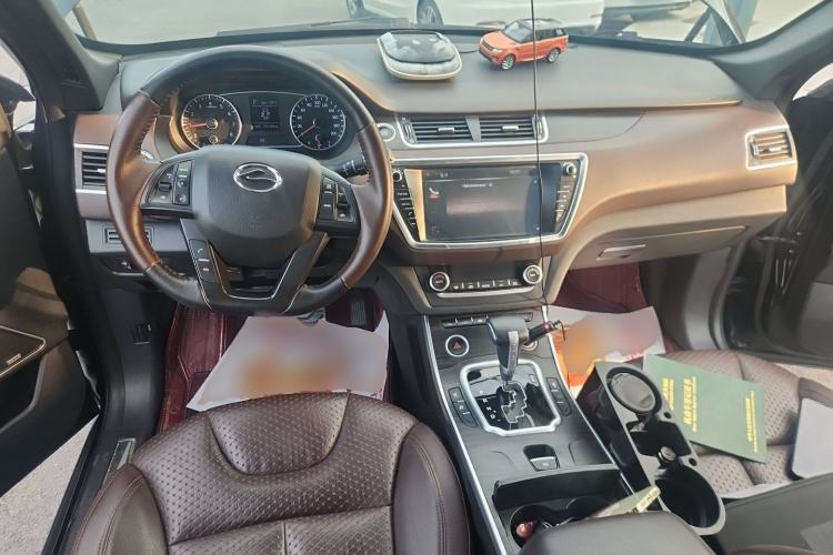 Used Land X7 2016 2.0T Panoramic Prestige Edition Center Console