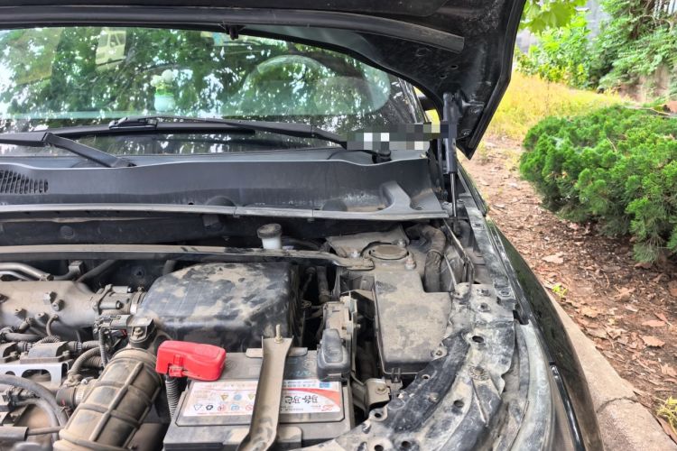 Used Land X7 2016 2.0T Panoramic Prestige Edition Engine Bay Left