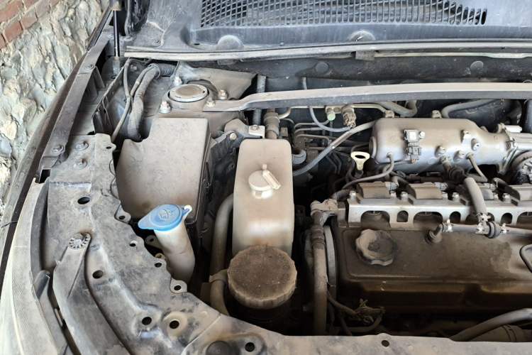 Used Land X7 2016 2.0T Panoramic Prestige Edition Engine Bay Right