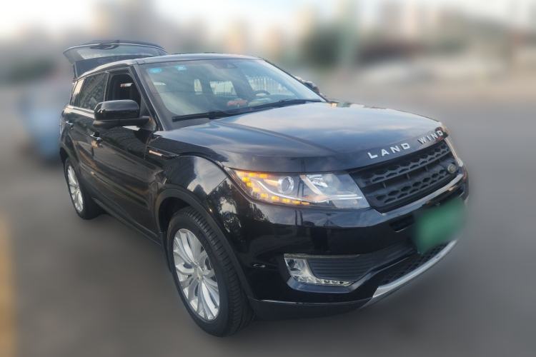 Used Land X7 2016 2.0T Panoramic Prestige Edition Front Right 45 Deg