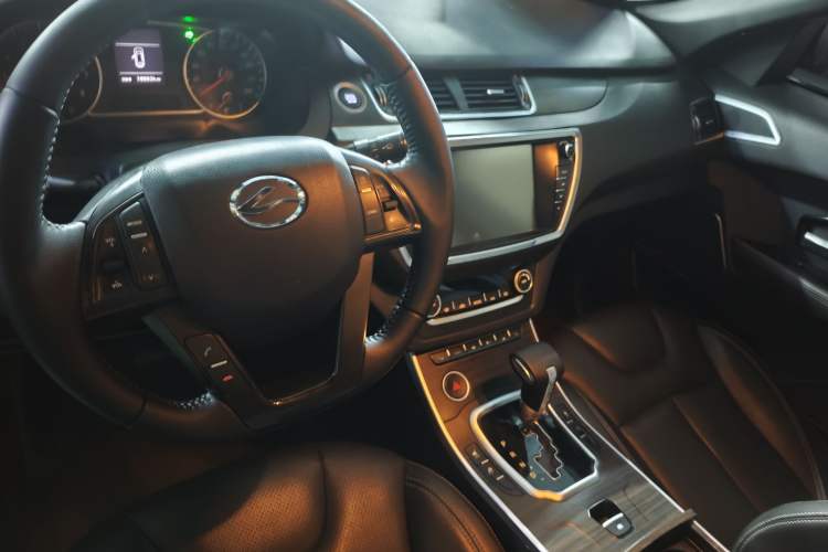 Used Land X7 2016 2.0T Panoramic Prestige Edition Interior 1