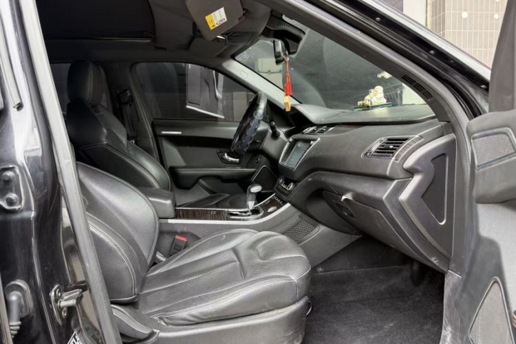 Used Land X7 2016 2.0T Panoramic Prestige Edition Interior 1