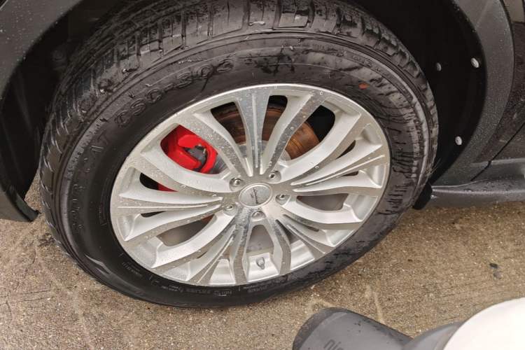 Used Land X7 2016 2.0T Panoramic Prestige Edition Left Front Wheel Hub