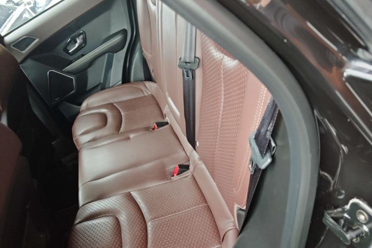 Used Land X7 2016 2.0T Panoramic Prestige Edition Left Rear Seat