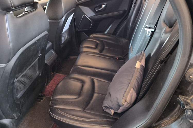 Used Land X7 2016 2.0T Panoramic Prestige Edition Left Rear Seat