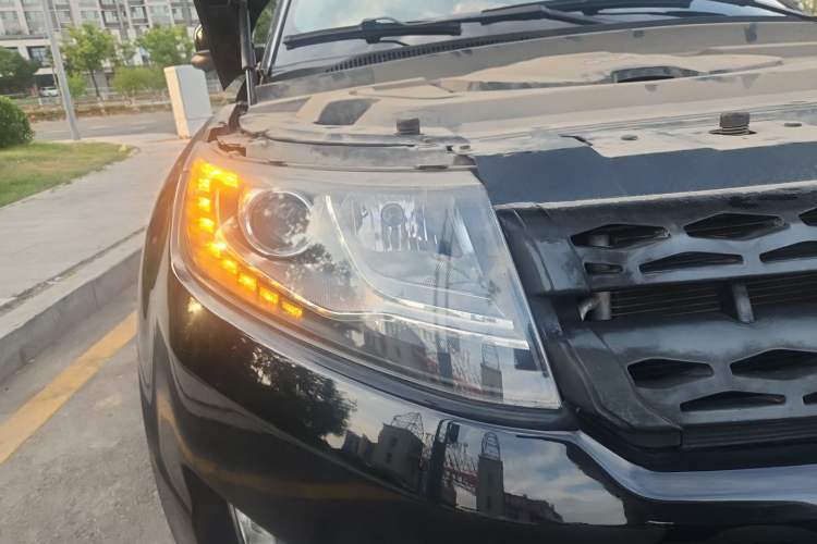 Used Land X7 2016 2.0T Panoramic Prestige Edition Right Front Headlight