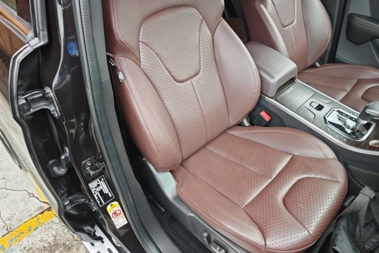 Used Land X7 2016 2.0T Panoramic Prestige Edition Right Front Seat