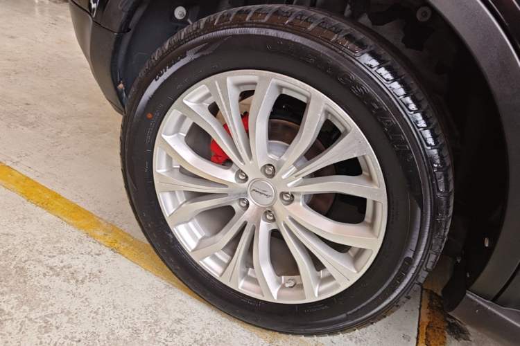 Used Land X7 2016 2.0T Panoramic Prestige Edition Right Rear Wheel Hub