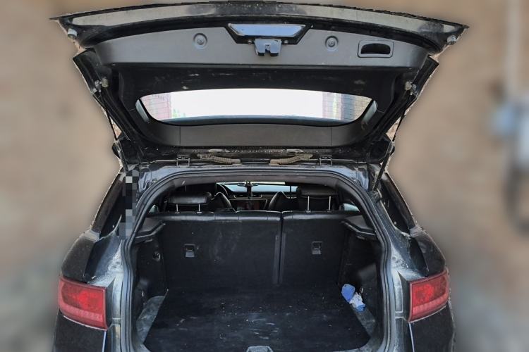 Used Land X7 2016 2.0T Panoramic Prestige Edition Trunk