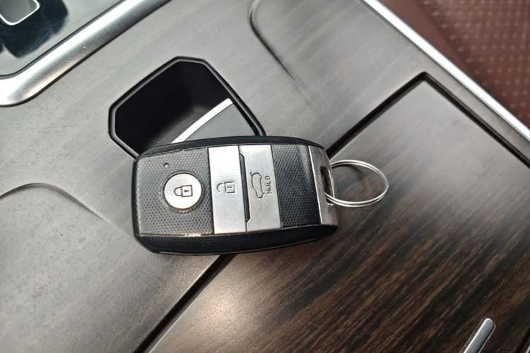 Used Land X7 2016 2.0T Panoramic Prestige Edition Vehicle Key