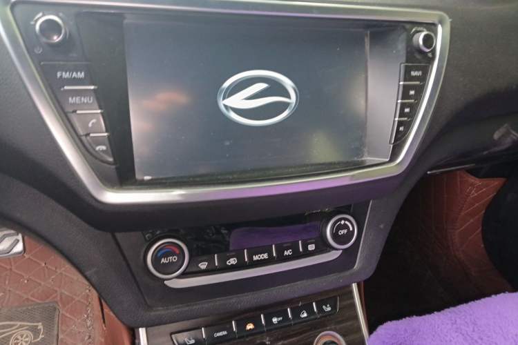 Used Land X7 2016 2.0T Panoramic Prestige Edition Audio And AC Panel
