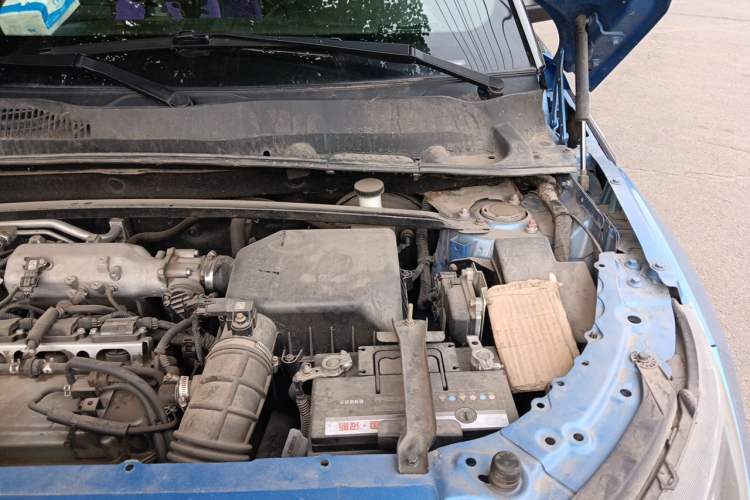 Used Land X7 2016 2.0T Panoramic Prestige Edition Engine Bay Left