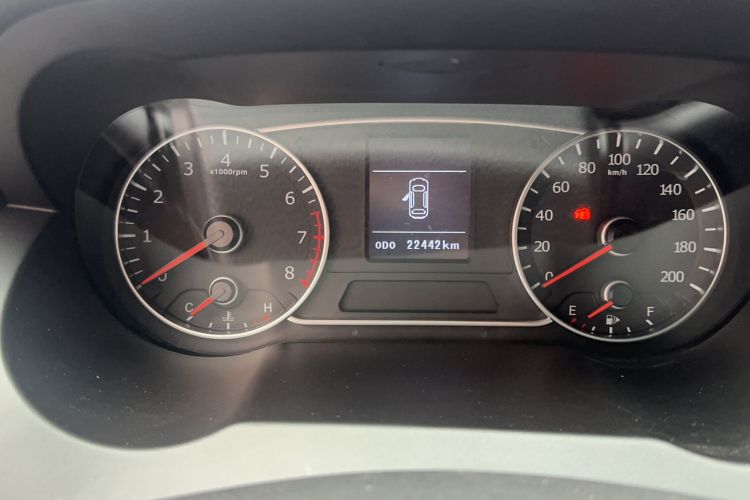 Used Land X7 2016 2.0T Panoramic Prestige Edition Odometer Close Up