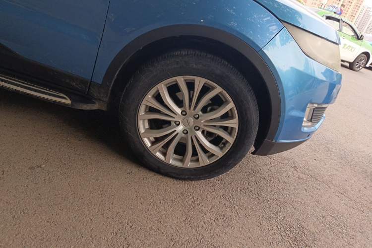 Used Land X7 2016 2.0T Panoramic Prestige Edition Right Front Wheel Hub
