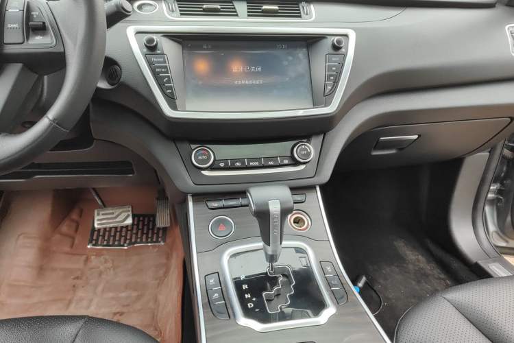 Used Land X7 2016 2.0T Panoramic Deluxe Edition Audio And AC Panel