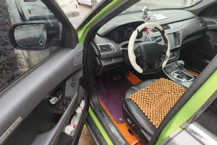 Used Land X7 2016 2.0T Panoramic Prestige Edition Driver Seat
