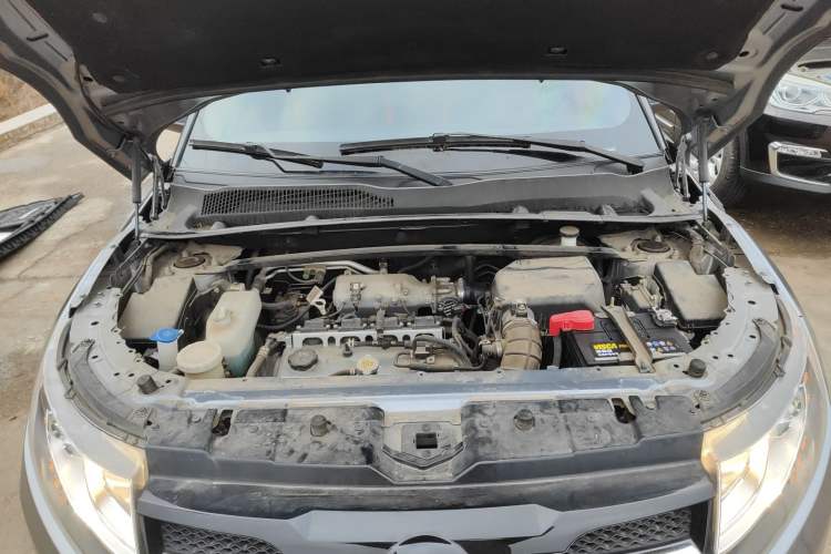 Used Land X7 2016 2.0T Panoramic Deluxe Edition Engine Bay