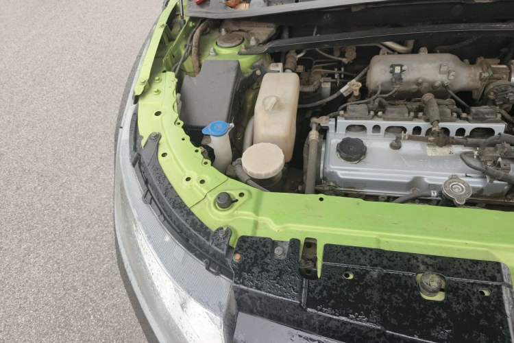 Used Land X7 2016 2.0T Panoramic Prestige Edition Engine Bay Right