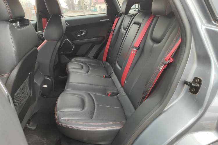 Used Land X7 2016 2.0T Panoramic Deluxe Edition Left Rear Seat