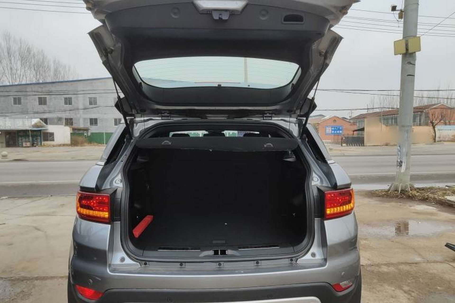 Used Land X7 2016 2.0T Panoramic Deluxe Edition Trunk