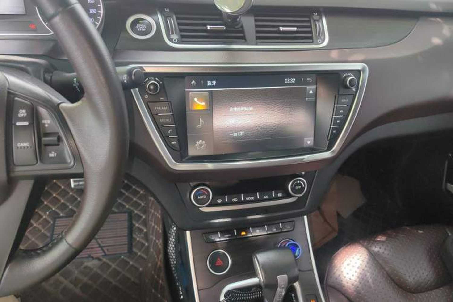 Used Land X7 2016 2.0T Panoramic Prestige Edition Audio And AC Panel