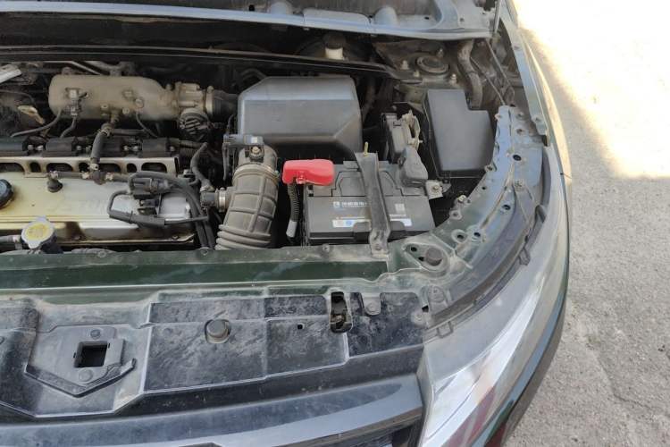 Used Land X7 2016 2.0T Panoramic Prestige Edition Engine Bay Left