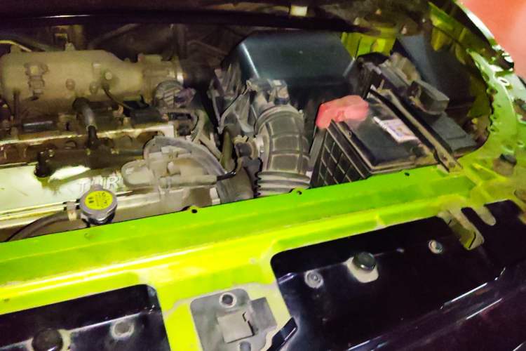 Used Land X7 2016 2.0T Panoramic Prestige Edition Engine Bay Left
