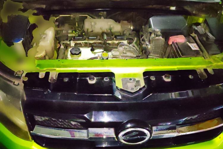Used Land X7 2016 2.0T Panoramic Prestige Edition Engine Bay