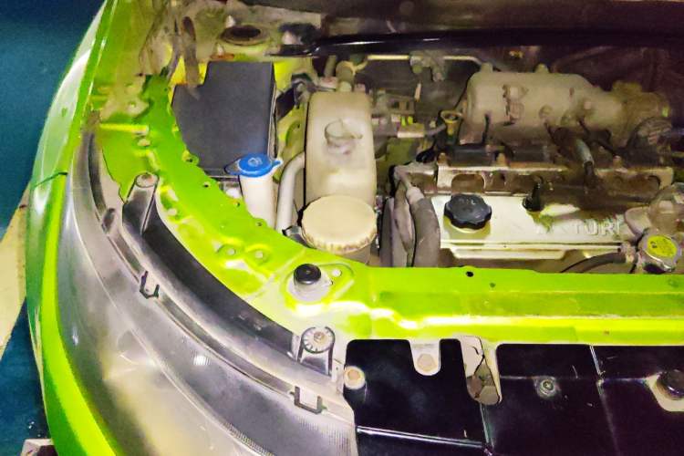 Used Land X7 2016 2.0T Panoramic Prestige Edition Engine Bay Right