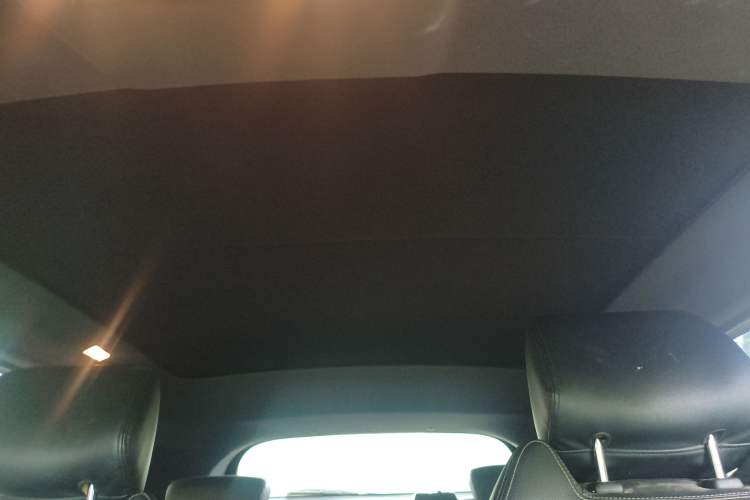 Used Land X7 2016 2.0T Panoramic Prestige Edition Headliner