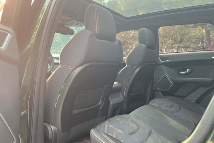 Used Land X7 2016 2.0T Panoramic Deluxe Edition Interior 2