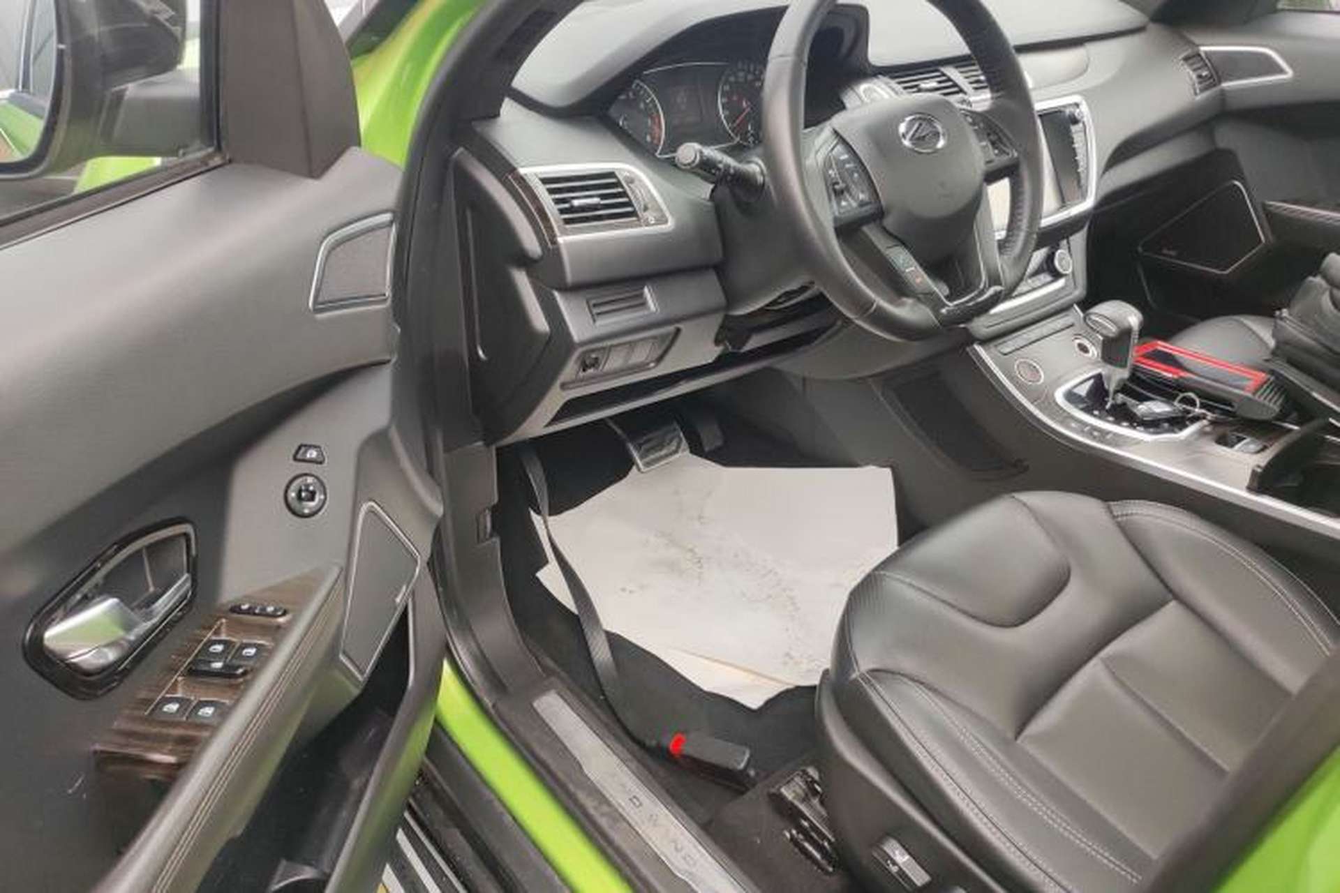 Used Land X7 2016 2.0T Panoramic Prestige Edition Interior 3