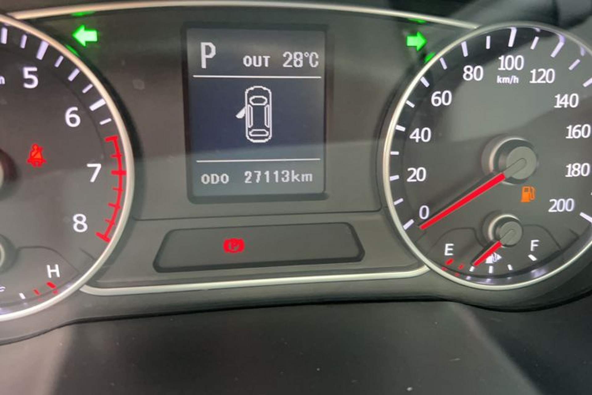 Used Land X7 2016 2.0T Panoramic Deluxe Edition Odometer Close Up