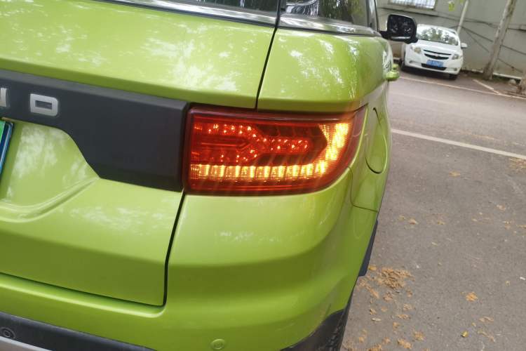 Used Land X7 2016 2.0T Panoramic Prestige Edition Right Rear Taillight