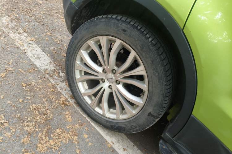 Used Land X7 2016 2.0T Panoramic Prestige Edition Right Rear Wheel Hub