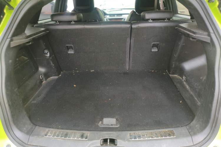 Used Land X7 2016 2.0T Panoramic Prestige Edition Trunk