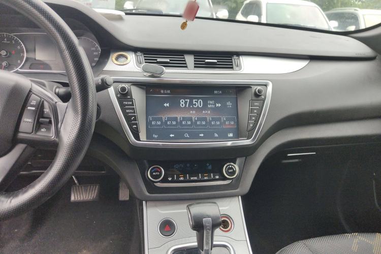 Used Land X7 2016 2.0T Panoramic Deluxe Edition Audio And AC Panel